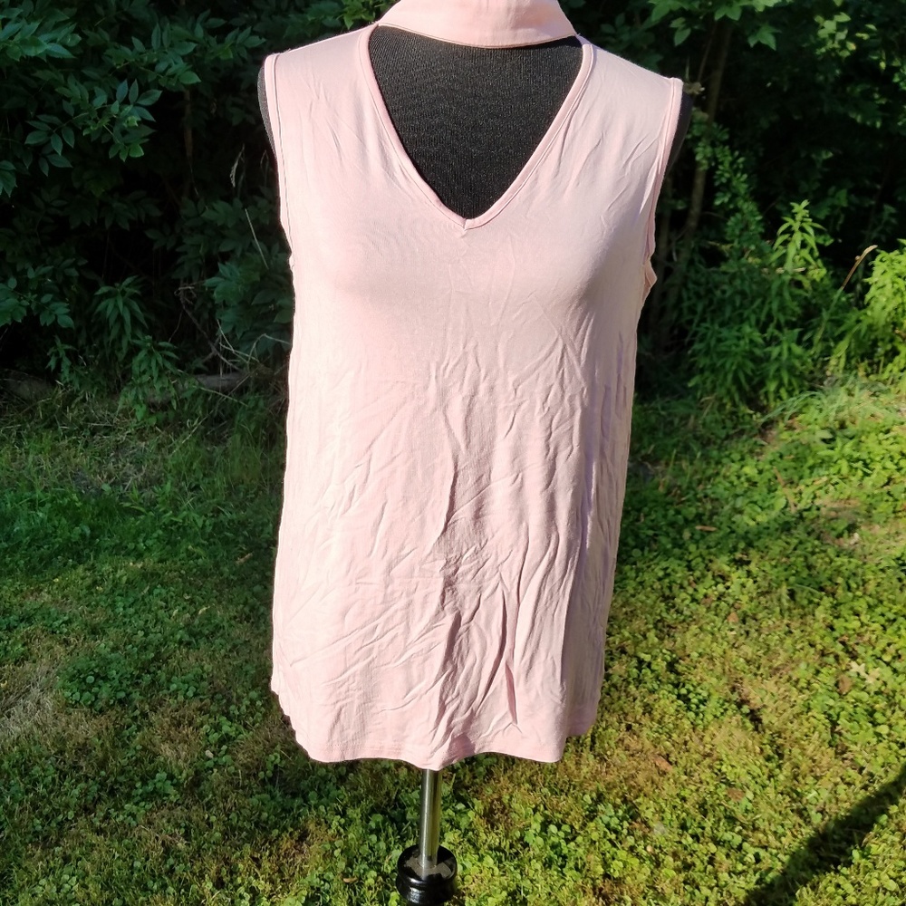 🌟V-neck choker top🌟
